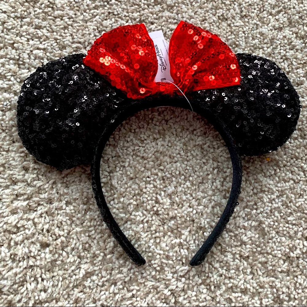 NWT Disney Minnie Ears headband.